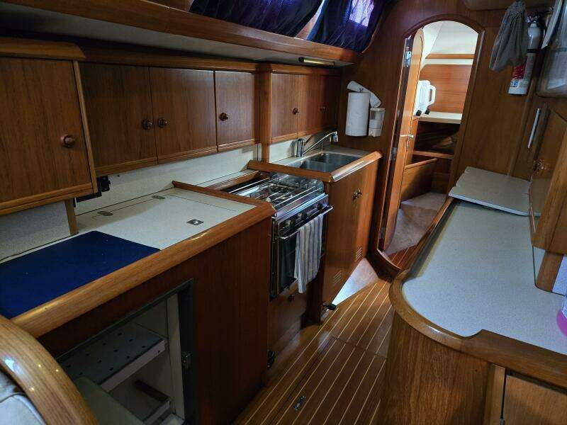 Luthien 42ft Jeanneau Yacht For Sale