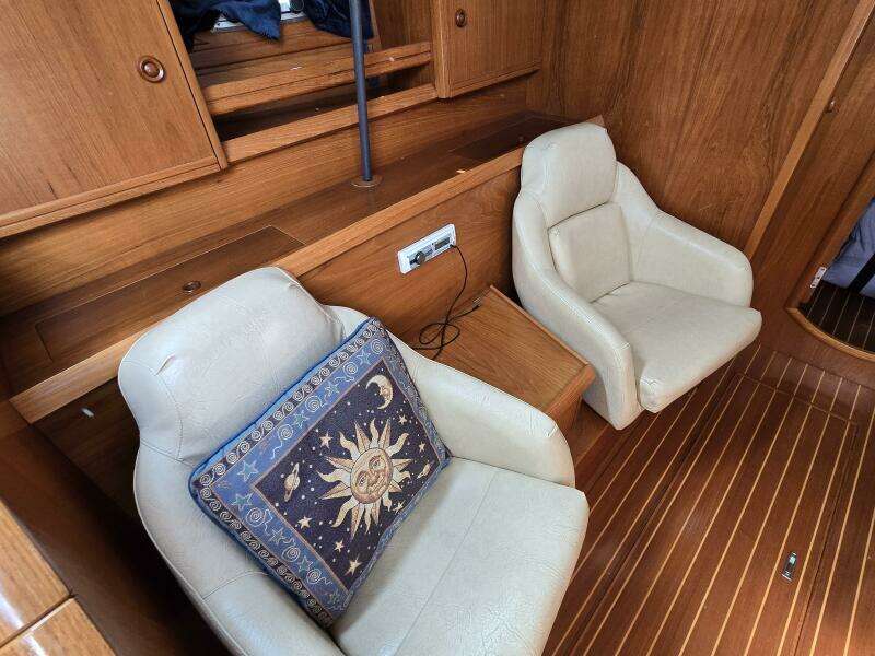 Luthien 42ft Jeanneau Yacht For Sale