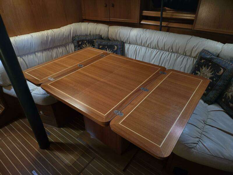 Luthien 42ft Jeanneau Yacht For Sale