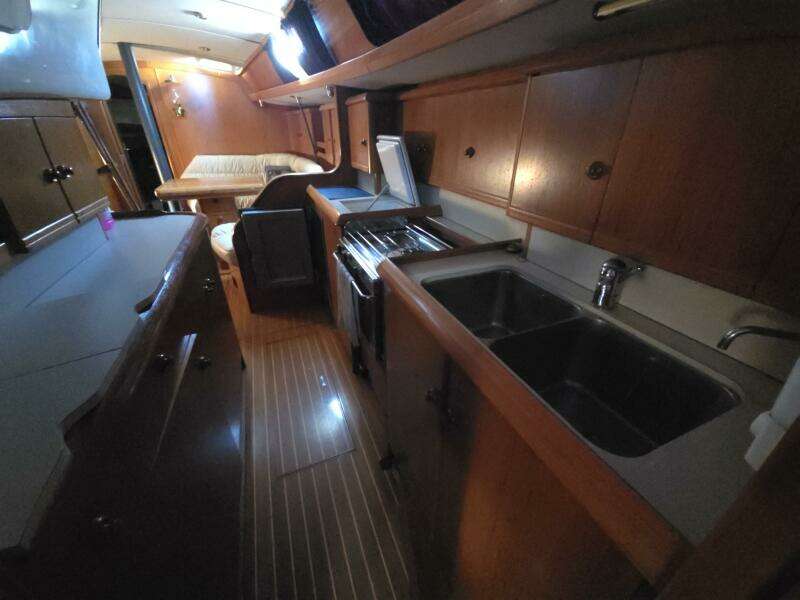 Luthien 42ft Jeanneau Yacht For Sale