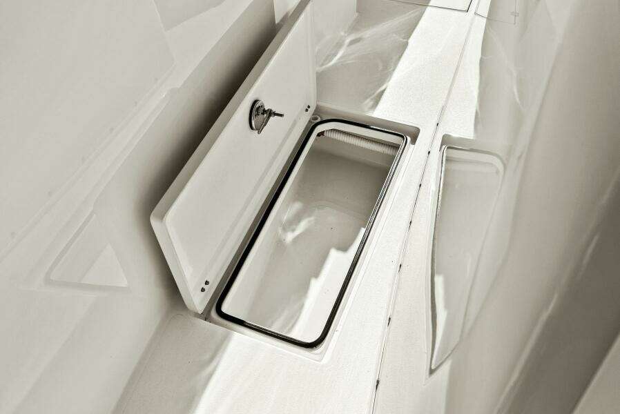 2023 Cobia 30 Center Console