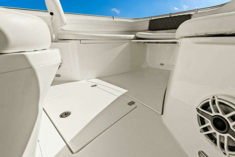 2023 Cobia 30 Center Console