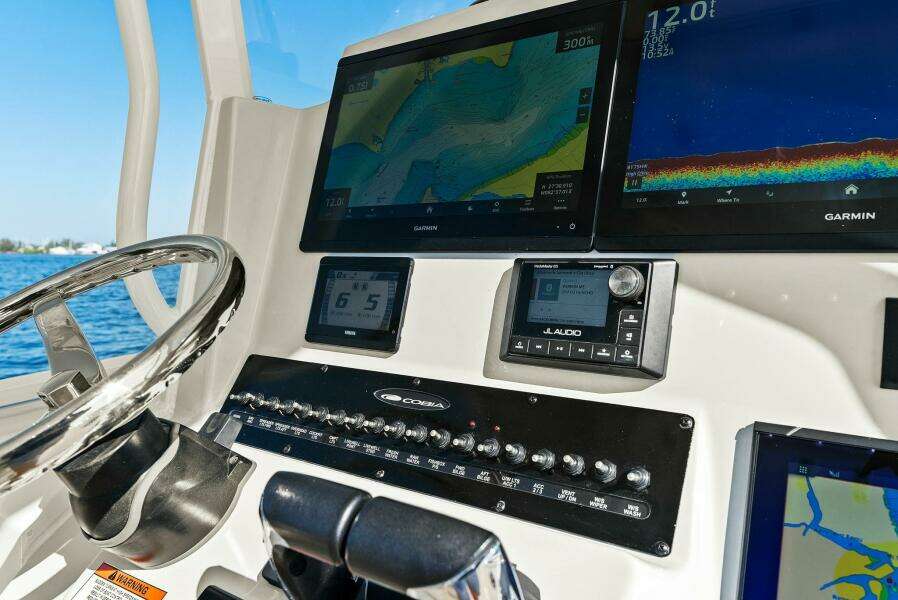2023 Cobia 30 Center Console