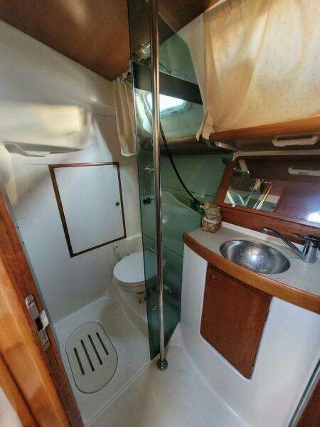 Ealu 35ft Jeanneau Yacht For Sale
