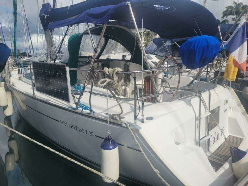 Ealu 35ft Jeanneau Yacht For Sale