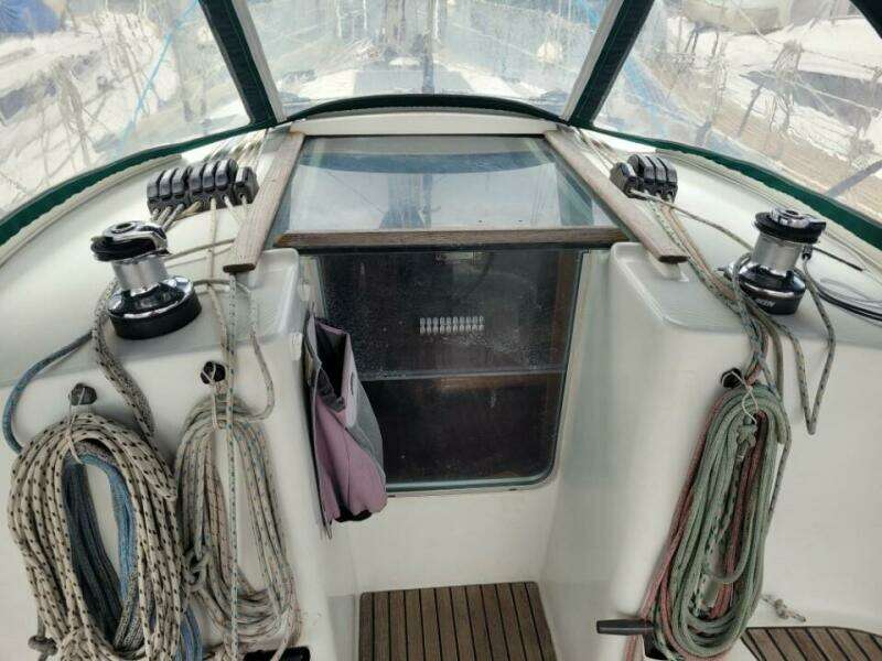 Ealu 35ft Jeanneau Yacht For Sale
