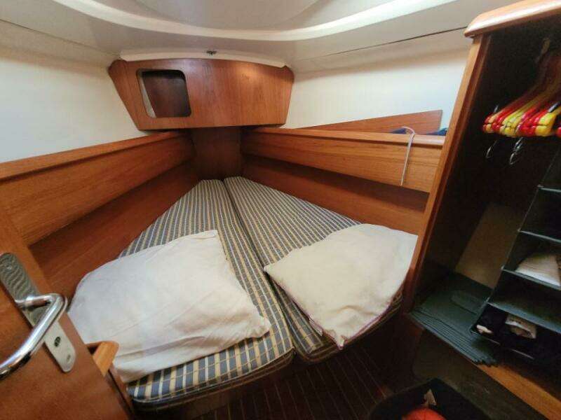 Ealu 35ft Jeanneau Yacht For Sale