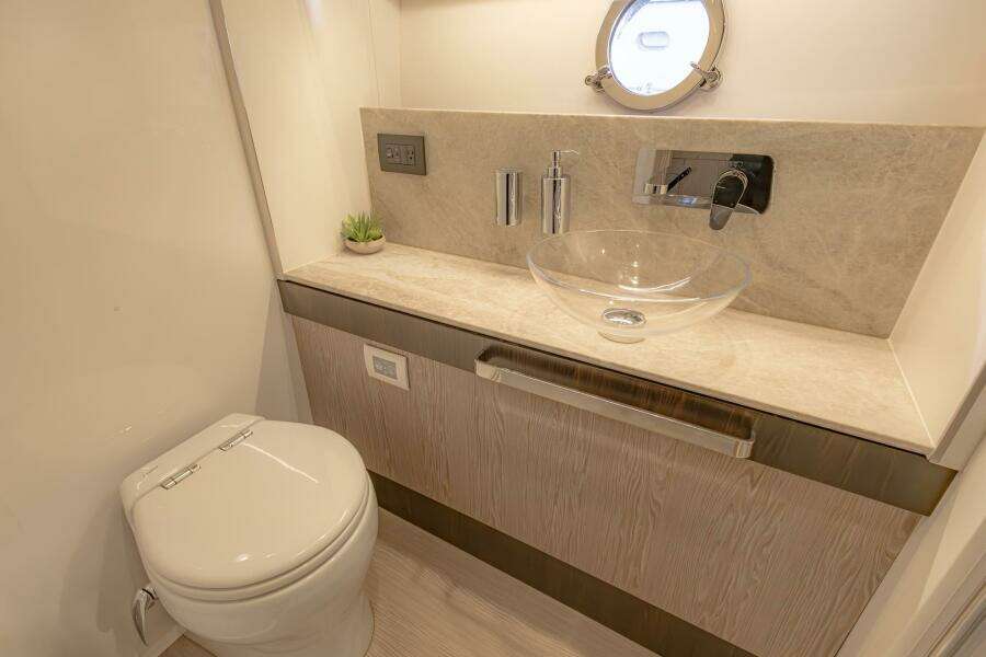 Asymmetry 59ft Azimut Yacht For Sale Asymmetry 59ft Azimut Yacht For Sale