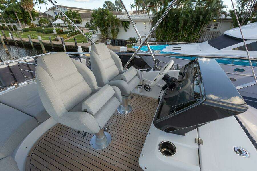 Asymmetry 59ft Azimut Yacht For Sale Asymmetry 59ft Azimut Yacht For Sale