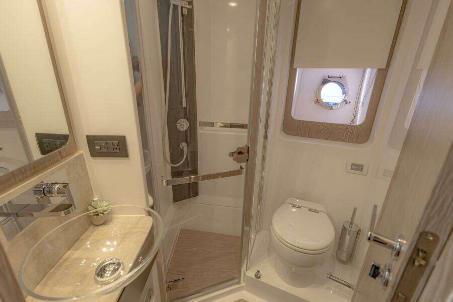 Asymmetry 59ft Azimut Yacht For Sale Asymmetry 59ft Azimut Yacht For Sale