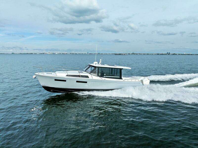 MJM 42 2025 - Profile