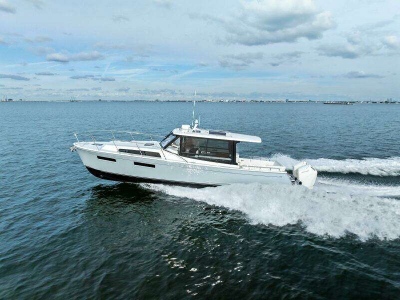 MJM 42 2025 - Profile