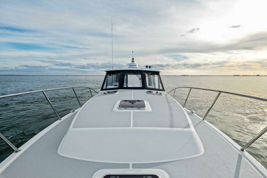 MJM 42 2025 - Foredeck