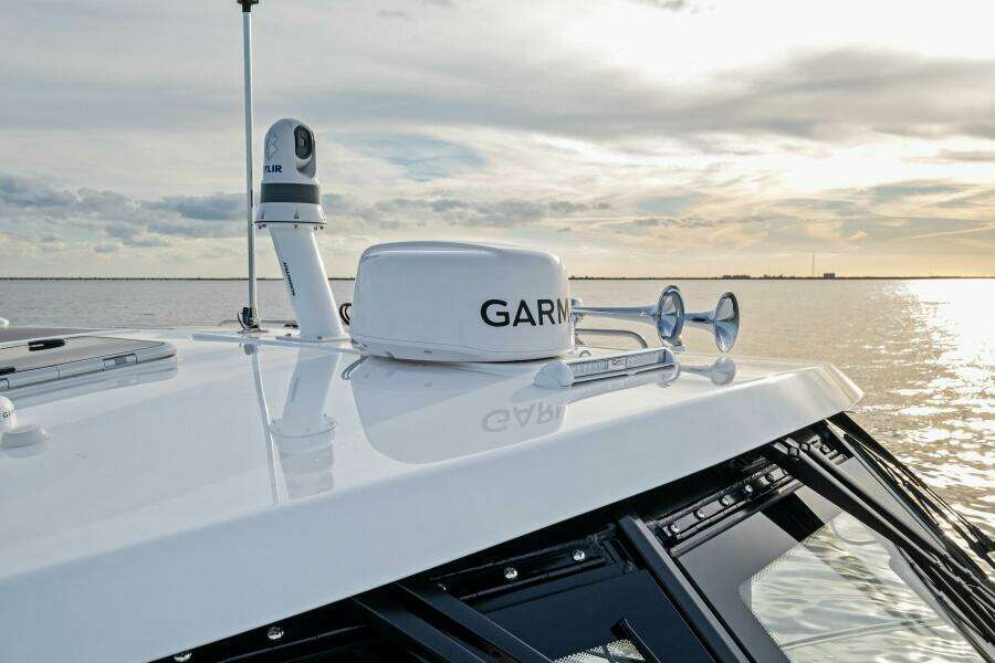 MJM 42 2025 - Foredeck