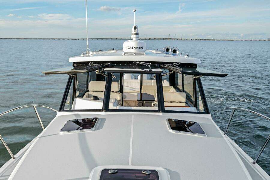 MJM 42 2025 - Foredeck