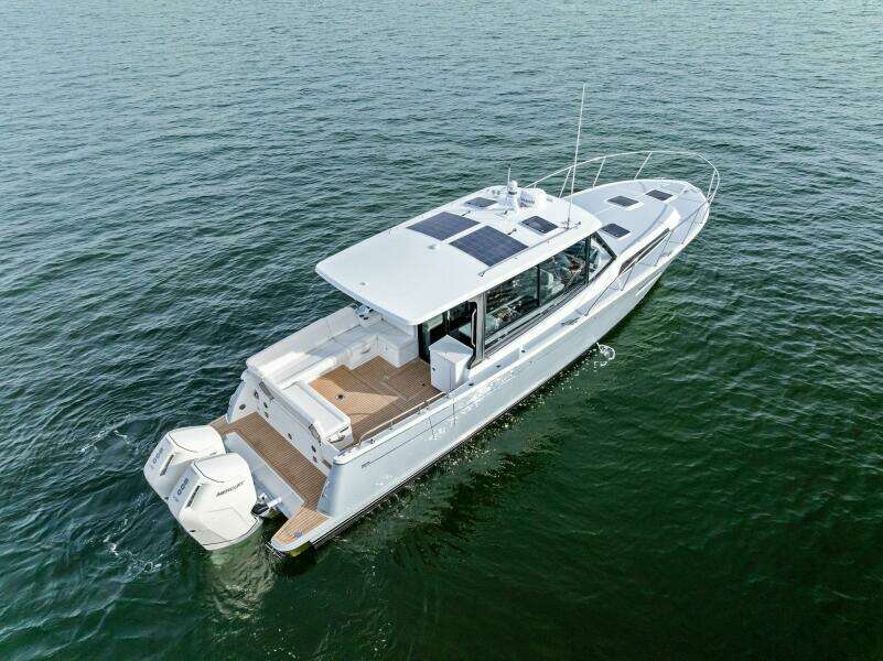 MJM 42 2025 - Profile