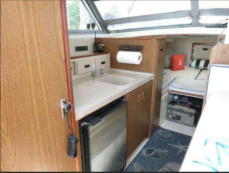 Off the Hook 28ft Bertram Yacht For Sale Off the Hook 28ft Bertram Yacht For Sale