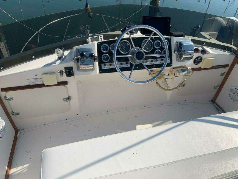 28ft Bertram Yacht For Sale