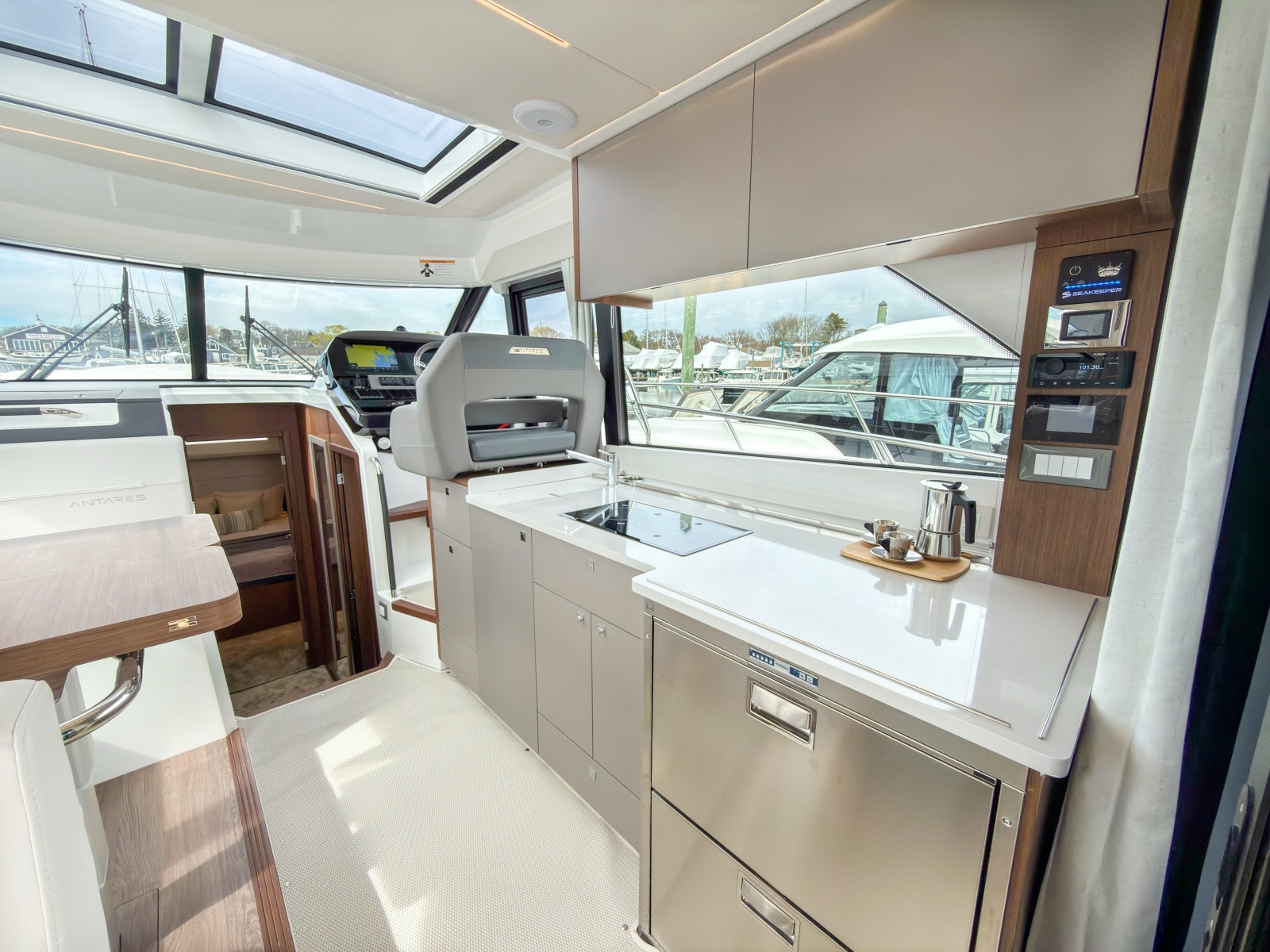 2026 Beneteau Antares 12 Coupe