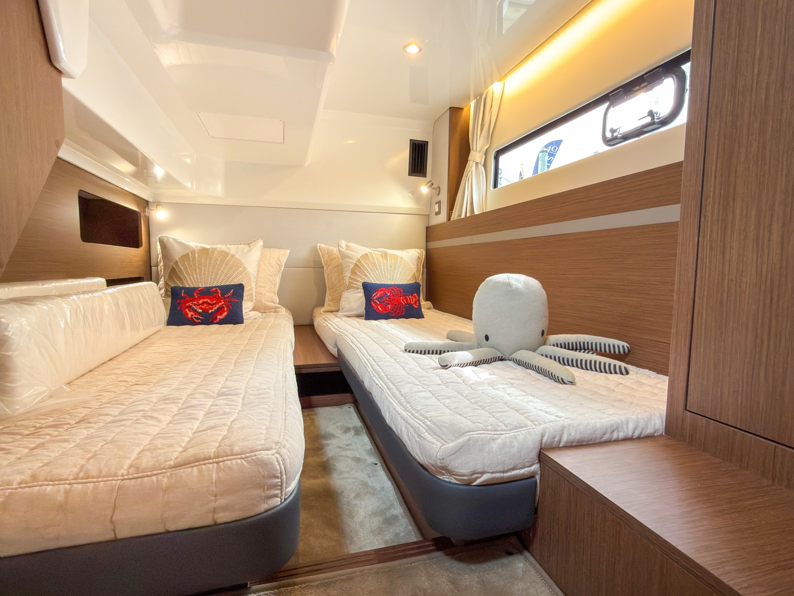 2026 Beneteau Antares 12 Coupe