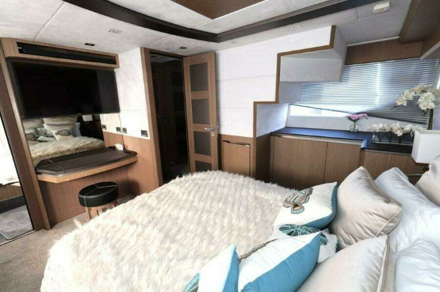 68ft Galeon Yacht For Sale