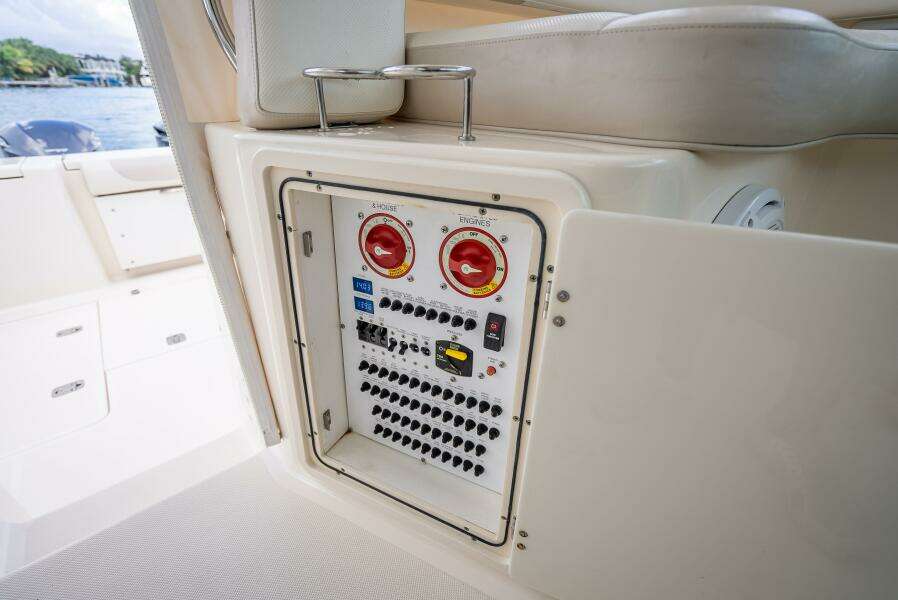 36ft Pursuit Yacht For Sale 36ft Pursuit Yacht For Sale