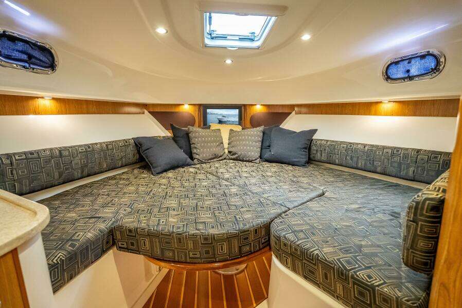 36ft Pursuit Yacht For Sale 36ft Pursuit Yacht For Sale