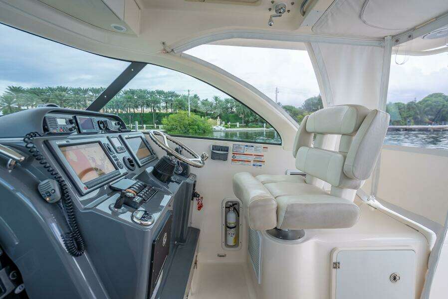 36ft Pursuit Yacht For Sale 36ft Pursuit Yacht For Sale