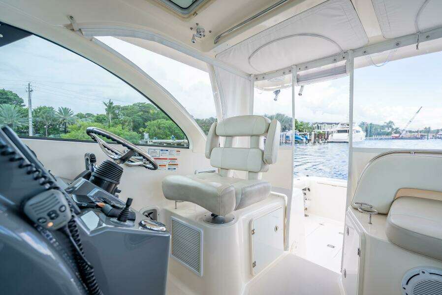 36ft Pursuit Yacht For Sale 36ft Pursuit Yacht For Sale