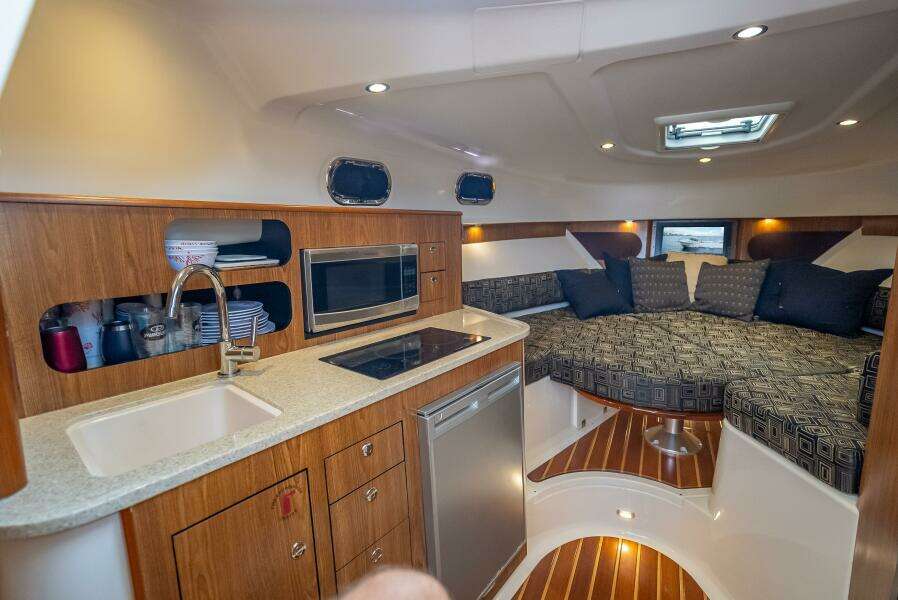 36ft Pursuit Yacht For Sale 36ft Pursuit Yacht For Sale