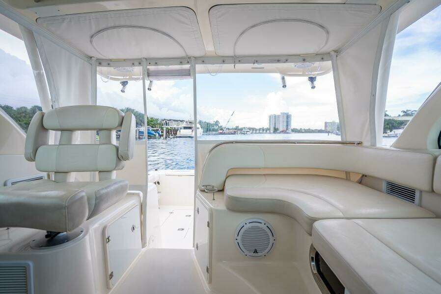 36ft Pursuit Yacht For Sale 36ft Pursuit Yacht For Sale