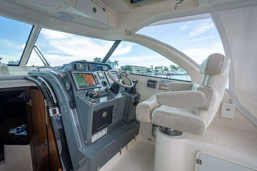 36ft Pursuit Yacht For Sale 36ft Pursuit Yacht For Sale