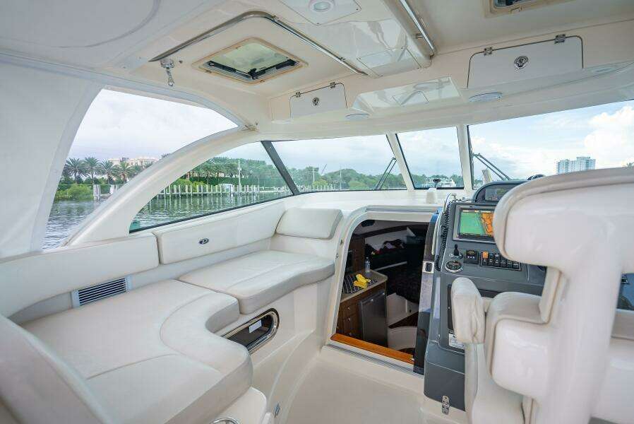36ft Pursuit Yacht For Sale 36ft Pursuit Yacht For Sale