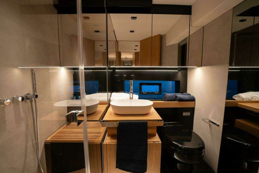60ft De Antonio Yacht For Sale 60ft De Antonio Yacht For Sale