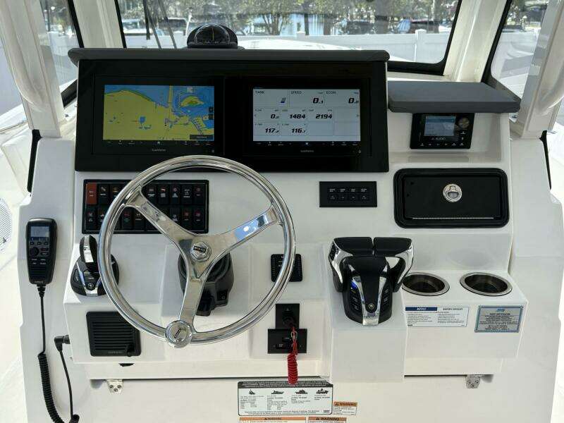 2023 Pursuit S 288 - Helm