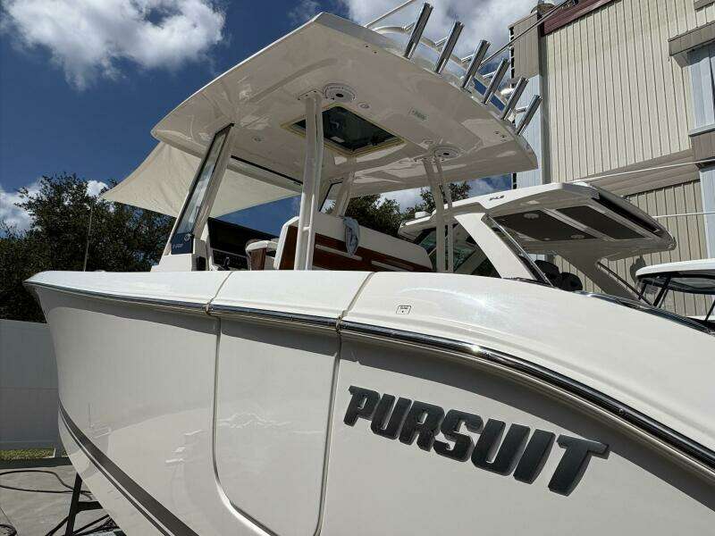 2023 Pursuit S 288 