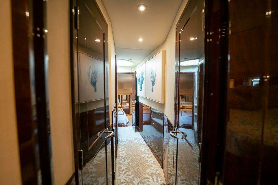 LOVE  amp  LUCK II 58ft Sea Ray Yacht For Sale LOVE  amp  LUCK II 58ft Sea Ray Yacht For Sale