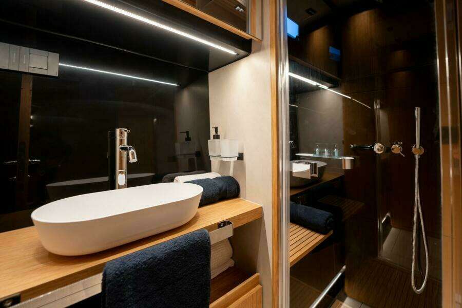 60ft De Antonio Yacht For Sale 60ft De Antonio Yacht For Sale