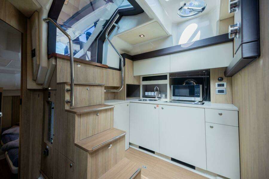 She s Royal 39ft Cranchi Yacht For Sale She s Royal 39ft Cranchi Yacht For Sale