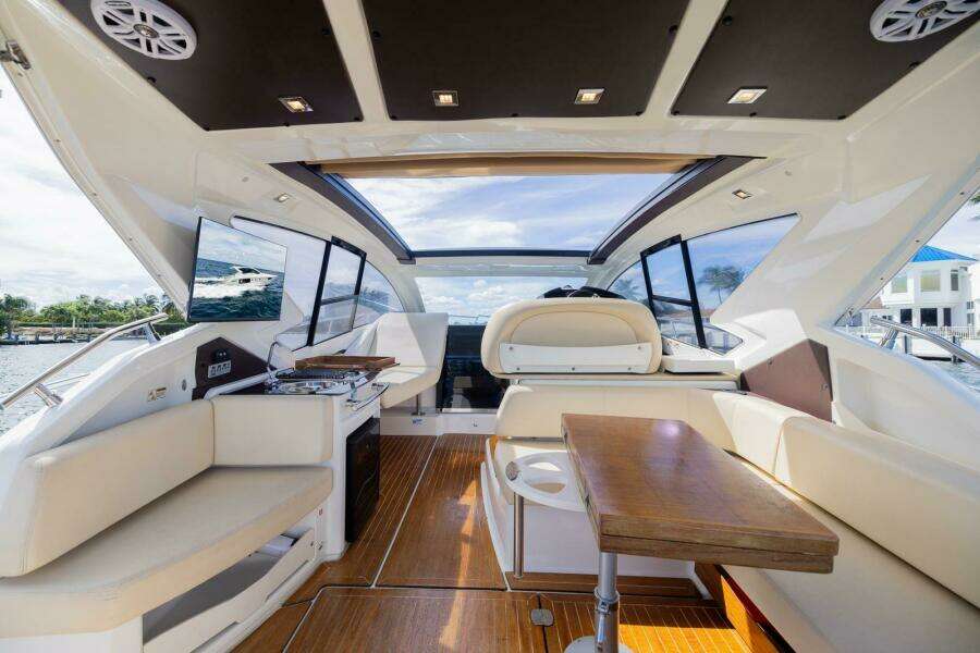 She s Royal 39ft Cranchi Yacht For Sale She s Royal 39ft Cranchi Yacht For Sale