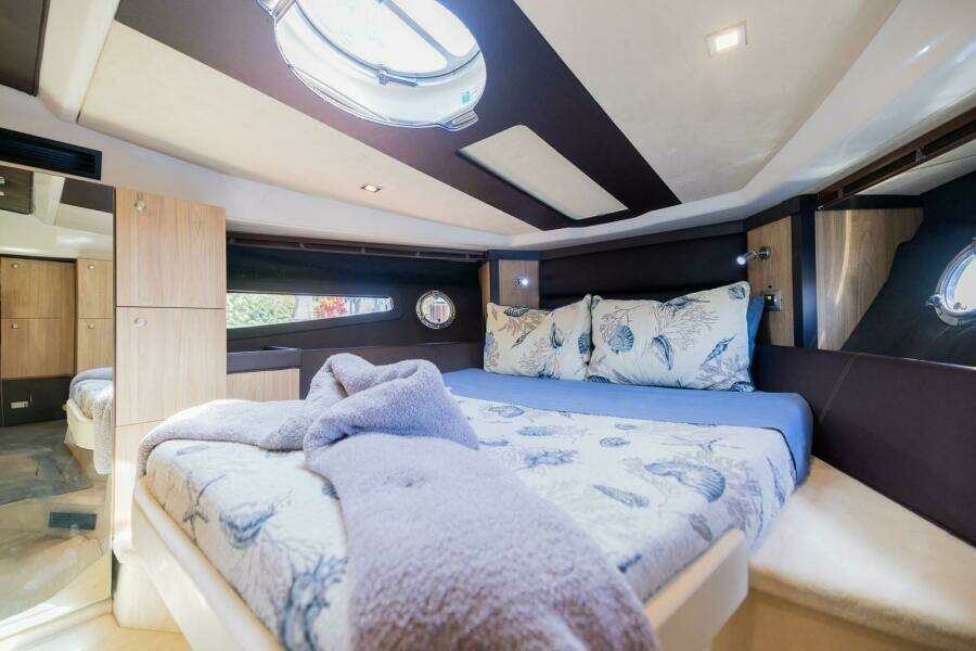 She s Royal 39ft Cranchi Yacht For Sale She s Royal 39ft Cranchi Yacht For Sale