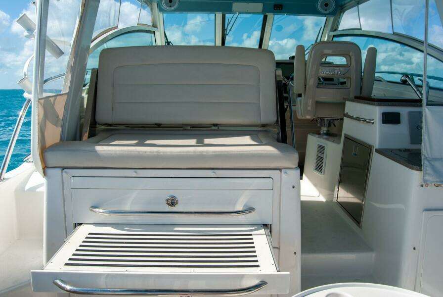 34ft Boston Whaler Yacht For Sale 34ft Boston Whaler Yacht For Sale