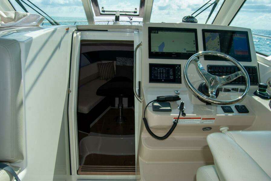 34ft Boston Whaler Yacht For Sale 34ft Boston Whaler Yacht For Sale