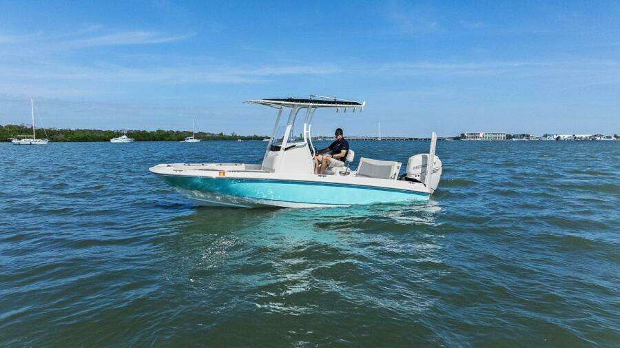 2016 Boston Whaler 210 Dauntless 2016 Boston Whaler 210 Dauntless