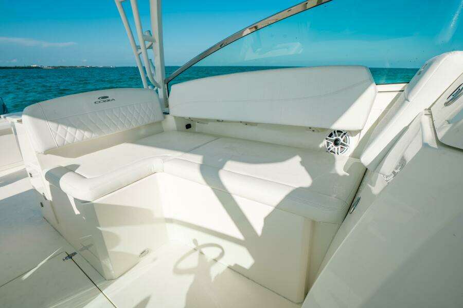 33ft Cobia Yacht For Sale