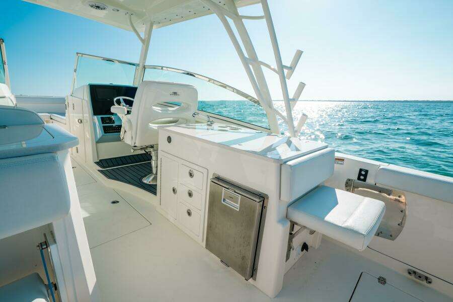 33ft Cobia Yacht For Sale