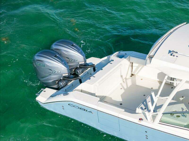 33ft Cobia Yacht For Sale
