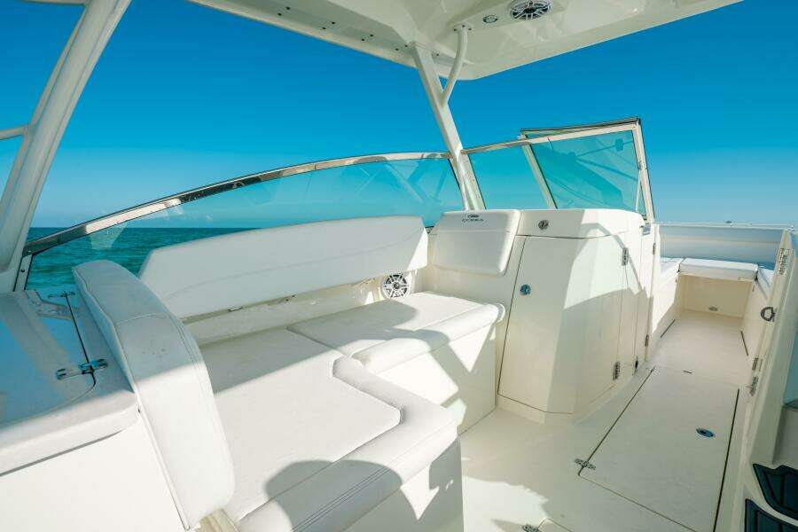 33ft Cobia Yacht For Sale