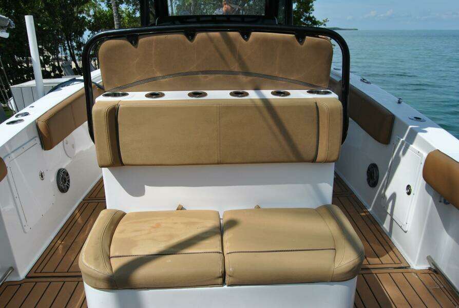 30ft Sea Hunt Yacht For Sale