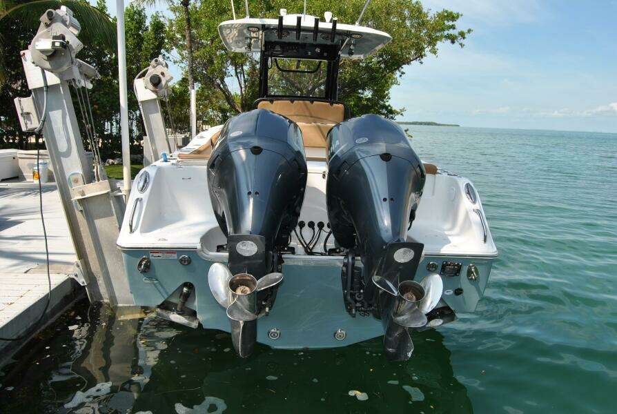 30ft Sea Hunt Yacht For Sale